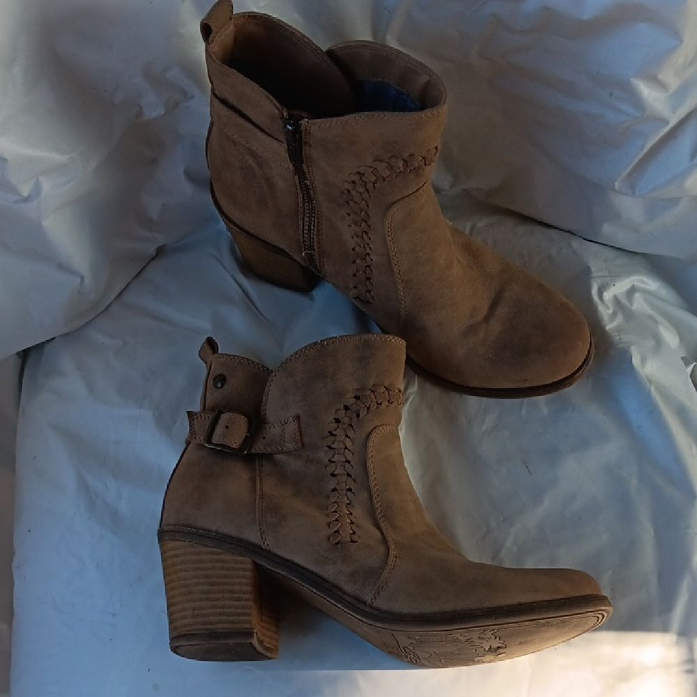 Roxy Women's Tan Ankle Boots Size 9.5